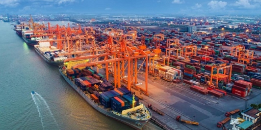 Hàng hóa container qua các cảng biển Việt Nam tăng 18%