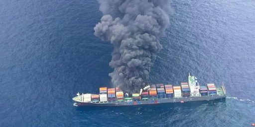 TÀU CONTAINER WANHAI PHÁT NỔ Ở ẤN ĐỘ